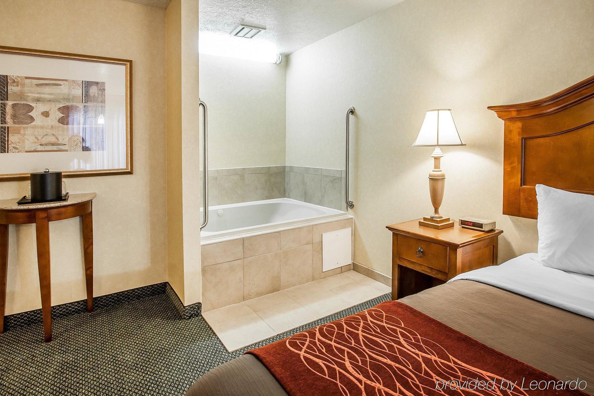 Comfort Inn Conference Center Hillsboro Esterno foto