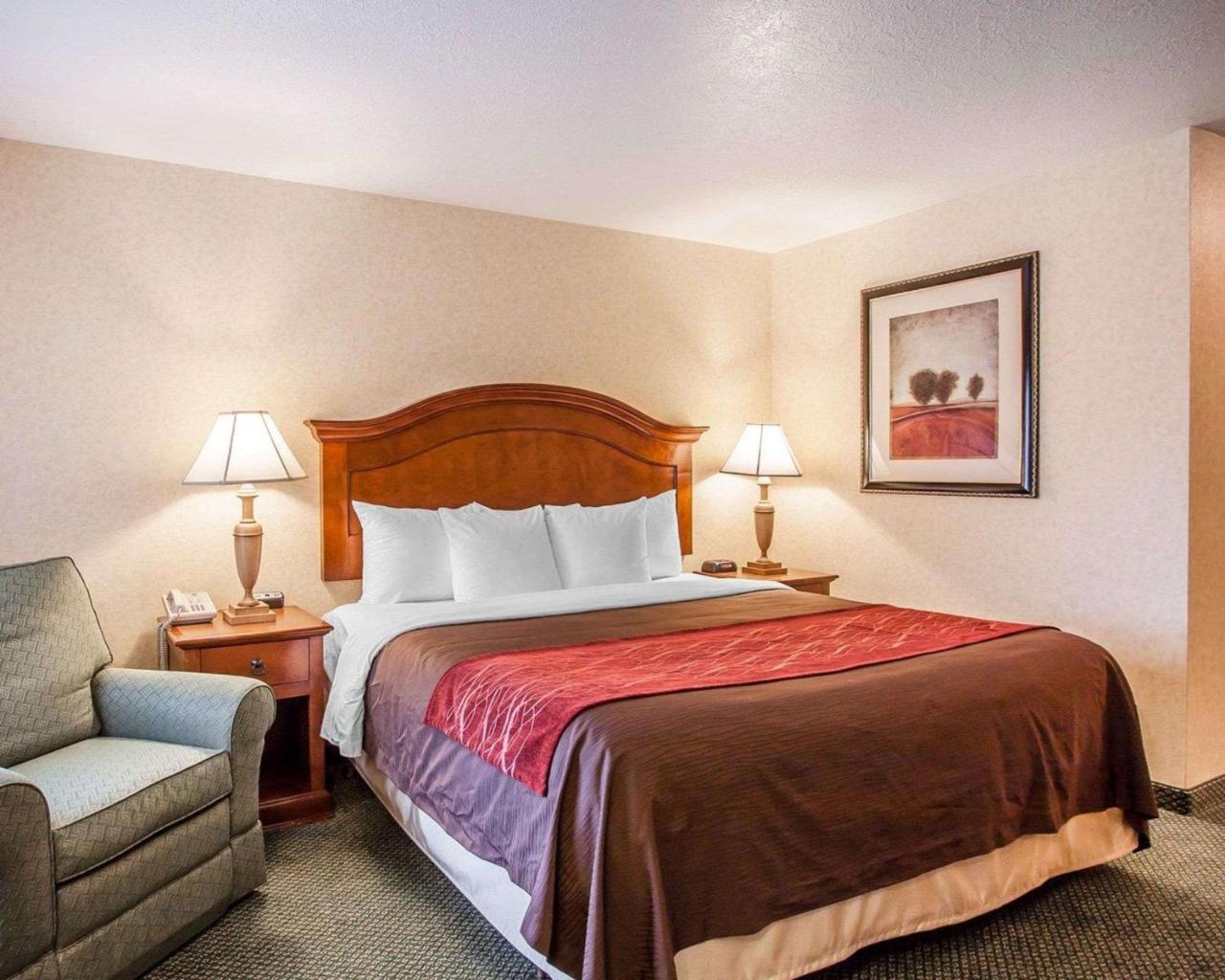 Comfort Inn Conference Center Hillsboro Esterno foto