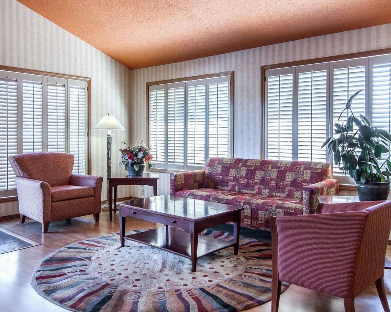 Comfort Inn Conference Center Hillsboro Esterno foto
