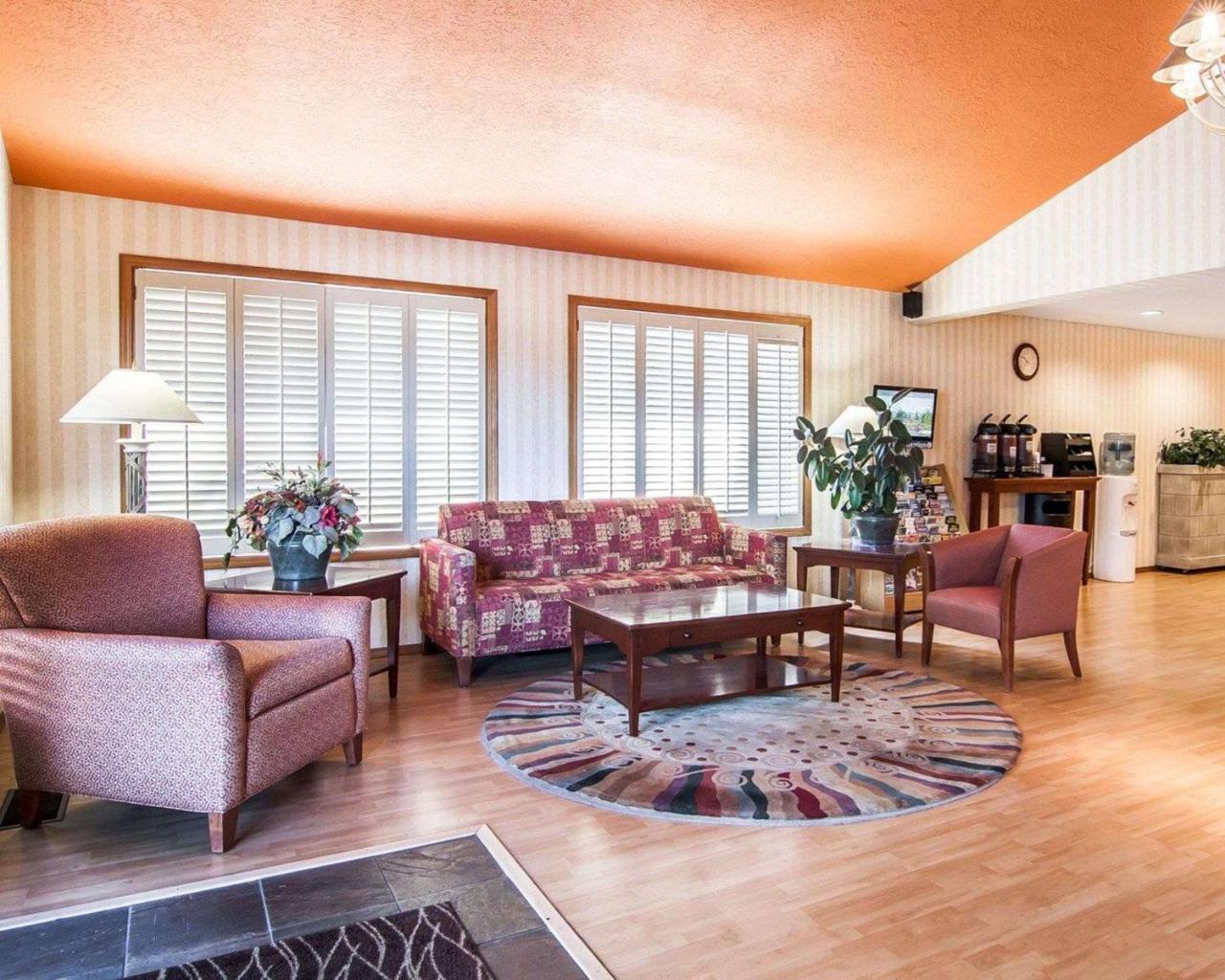 Comfort Inn Conference Center Hillsboro Esterno foto