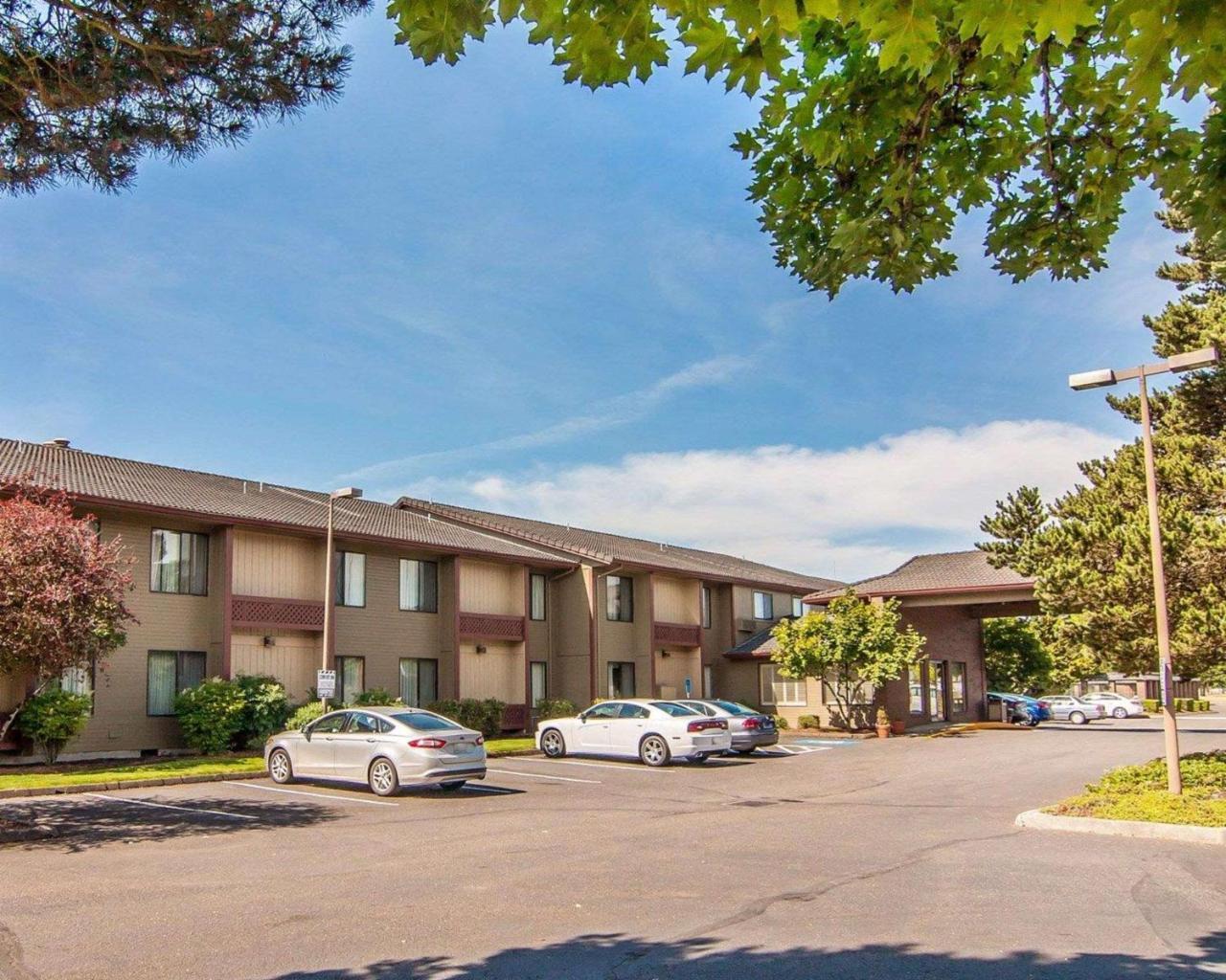 Comfort Inn Conference Center Hillsboro Esterno foto